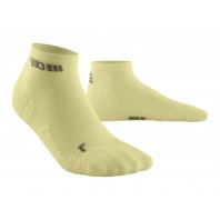 Мужские ультратонкие короткие носки CEP для бега арт. C09UUM-ZG, цвет лайм