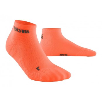 Женские ультратонкие короткие носки CEP для бега арт. C09UUW-C, цвет кораловый