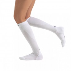 Женские компрессионные гольфы CEP для бега арт. C125W-0, цвет белый